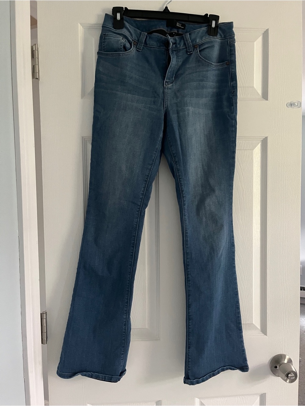 1822 Denim Midwash Flare Jeans in Blue